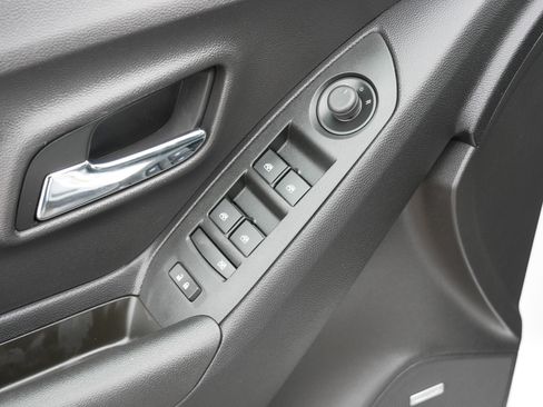 Used 2019 Chevrolet Trax Premier image 19