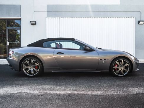 Used 2015 Maserati GranTurismo MC RWD image 11