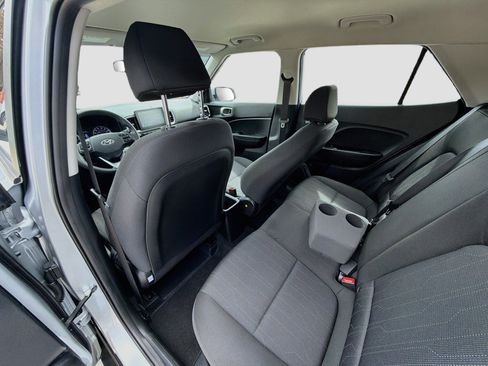 Used 2022 Hyundai Venue SE w/ Cargo Package FWD image 22
