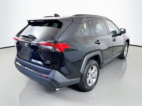Used 2025 Toyota RAV4 LE image 7