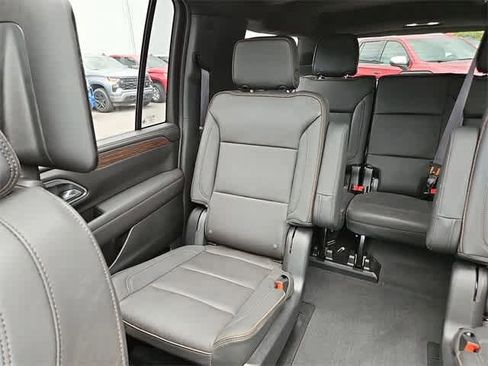 Certified 2024 Chevrolet Suburban High Country w/ Advanced Technology Package image 13