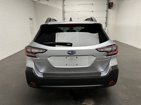 Used 2025 Subaru Outback Premium w/ Popular Package #1A AWD/4WD image 7