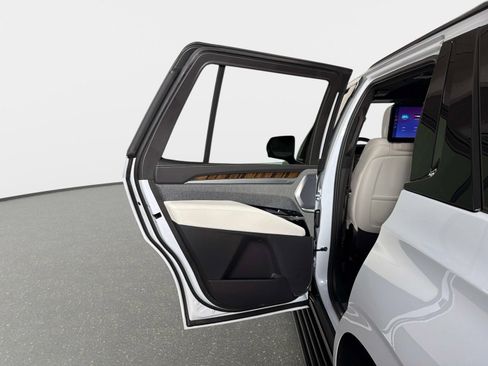 Used 2026 Cadillac Escalade Platinum Sport w/ LPO, Floor Liner Package AWD/4WD image 32