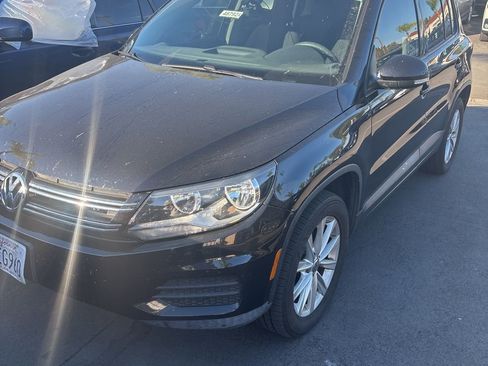 Used 2017 Volkswagen Tiguan Limited w/ Premium Package image 1