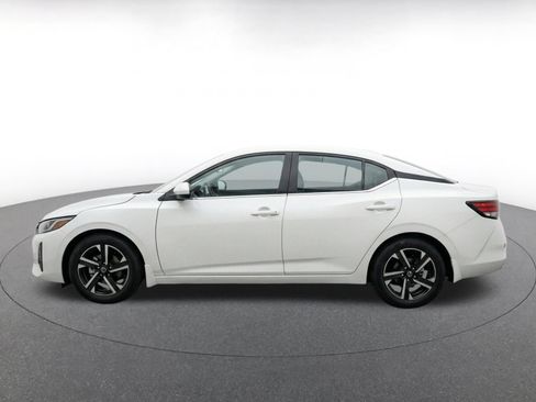 Used 2025 Nissan Sentra SV FWD image 4