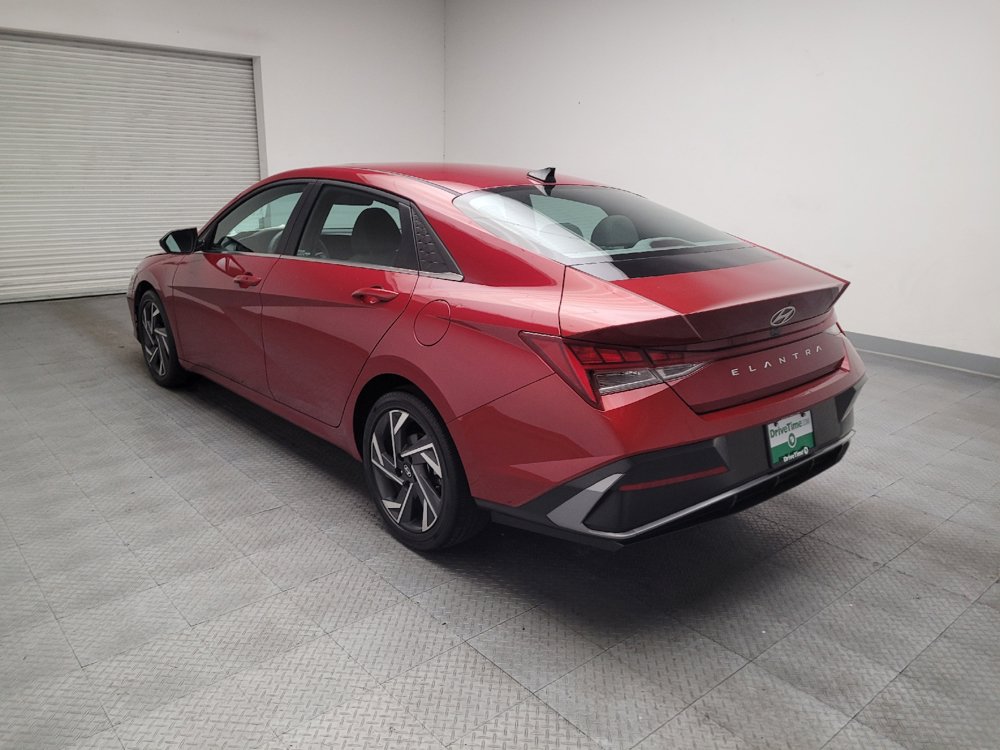 Used 2025 Hyundai Elantra SEL FWD image 5