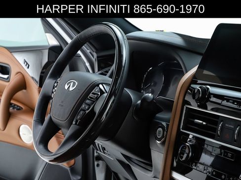 Used 2024 INFINITI QX80 Sensory AWD/4WD image 35
