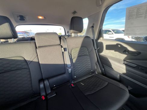 Used 2025 Nissan Pathfinder SV image 37