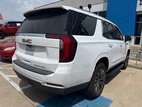 Used 2026 GMC Yukon Elevation w/ Elevation Premium Package AWD/4WD image 8