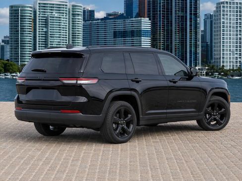 Used 2024 Jeep Grand Cherokee Limited w/ Black Appearance Package RWD image 4