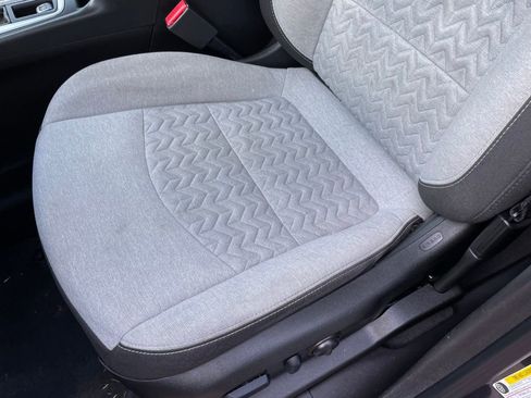 Used 2022 Chevrolet Equinox LS w/ LS Convenience Package FWD image 25
