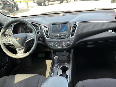 Used 2018 Chevrolet Malibu LS FWD image 58