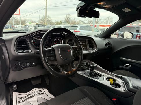 Used 2023 Dodge Challenger SXT image 34