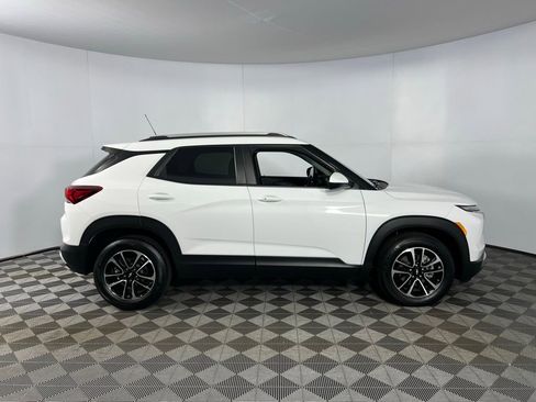 Used 2024 Chevrolet TrailBlazer LT w/ Convenience Package image 5