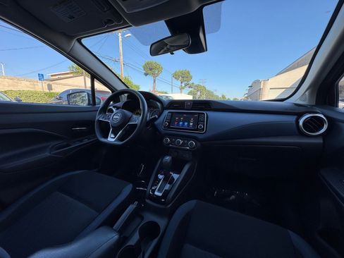 Used 2025 Nissan Versa SV image 32