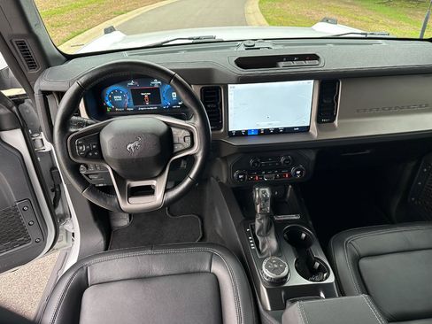 Used 2025 Ford Bronco Outer Banks AWD/4WD image 30
