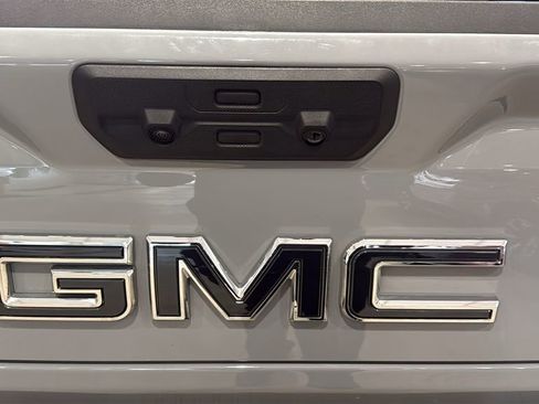 Used 2025 GMC Sierra 1500 Denali Ultimate image 9