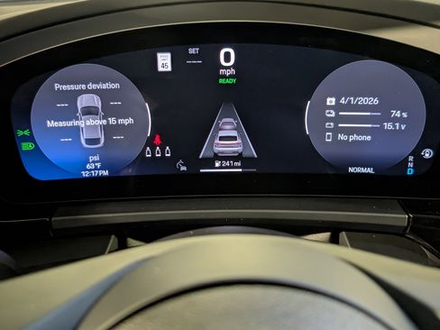 Certified 2025 Porsche Macan Electric image 31