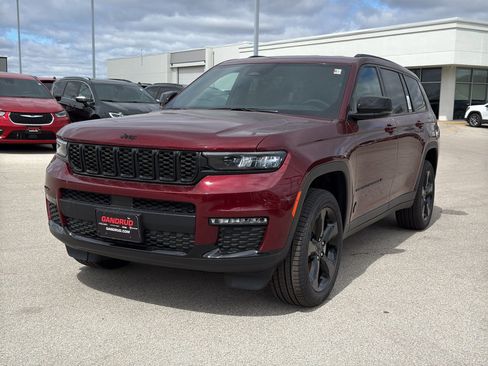 New 2025 Jeep Grand Cherokee L Limited w/ Black Appearance Package AWD/4WD image 2
