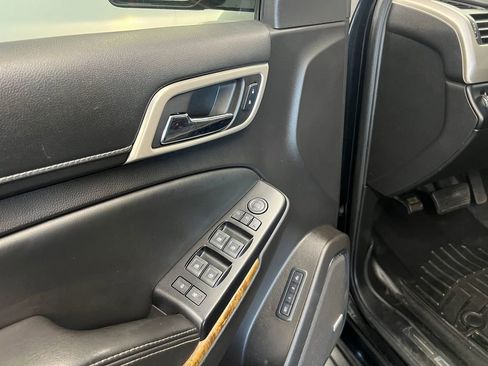 Used 2015 GMC Yukon Denali image 11