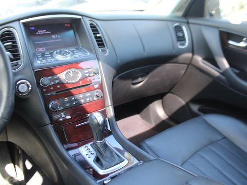 Used 2017 INFINITI QX50 AWD w/ Deluxe Touring Package image 6