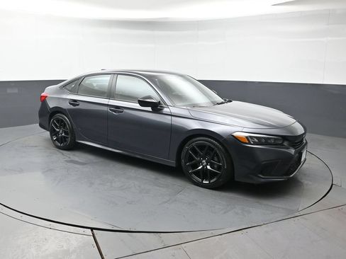 Used 2023 Honda Civic Sport image 8