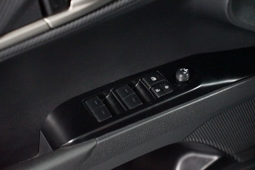 Certified 2025 Toyota Camry SE FWD image 32