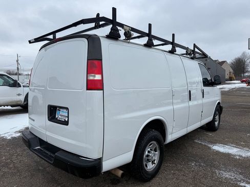 Used 2019 Chevrolet Express 2500 w/ Driver Convenience Package image 8