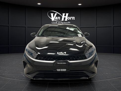 Used 2022 Kia Forte Sedan FWD image 2