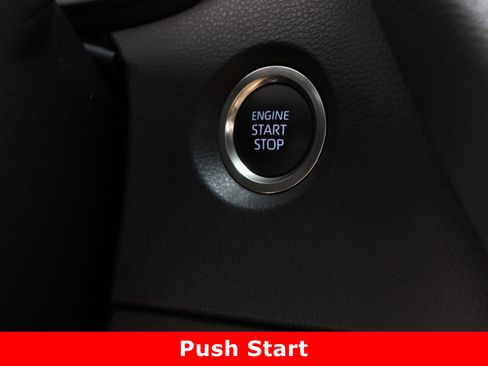 Used 2025 Toyota Corolla SE image 17