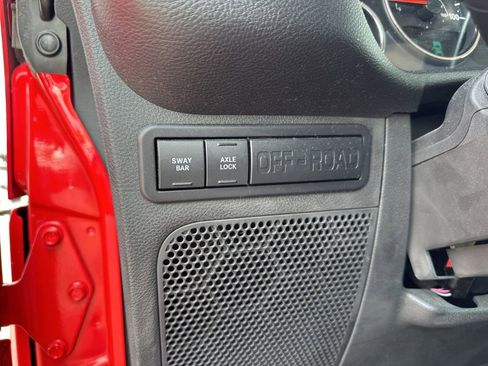 Used 2015 Jeep Wrangler Unlimited Rubicon w/ Connectivity Group AWD/4WD image 19