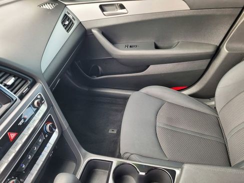 Used 2019 Hyundai Sonata SE image 11