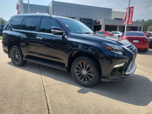 Used 2023 Lexus GX 460 Premium w/ Accessory Package AWD/4WD image 7