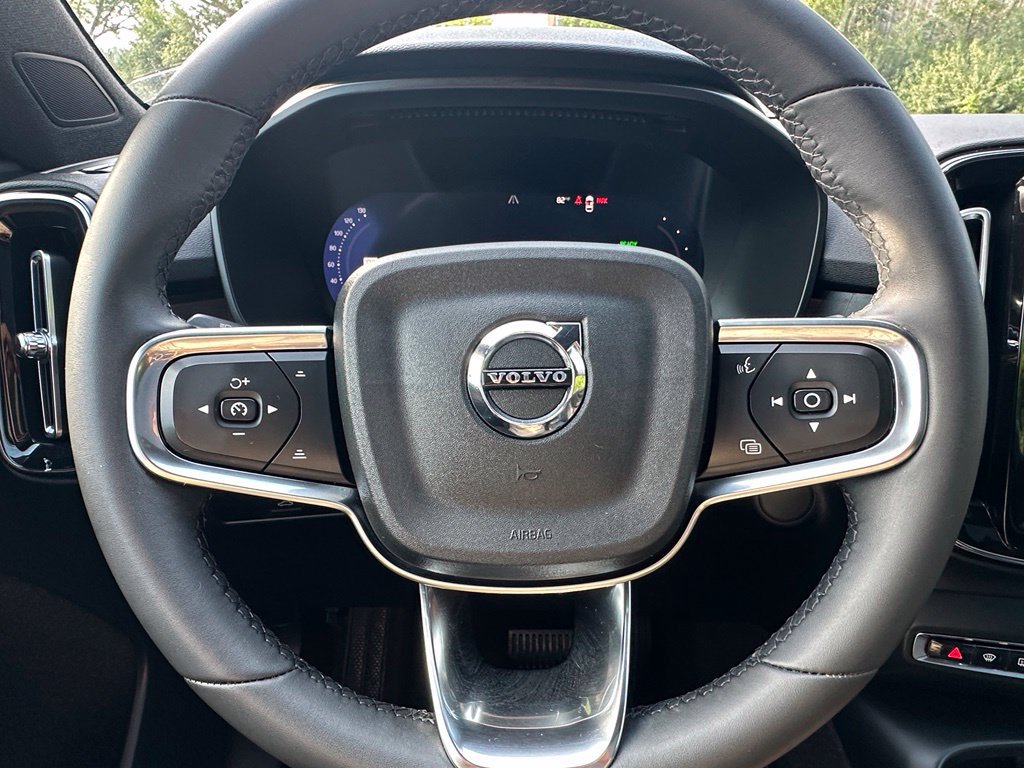 Used 2023 Volvo C40 Recharge Core AWD/4WD image 27