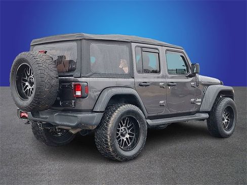 Used 2018 Jeep Wrangler Unlimited Sport image 4