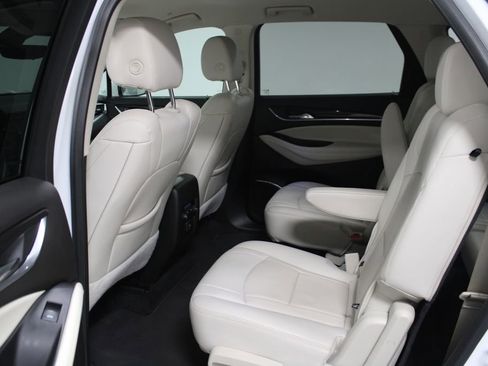 Used 2024 Buick Enclave Essence w/ Technology Package image 18