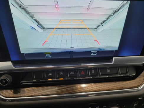 Used 2024 Chevrolet Silverado 1500 LT image 15