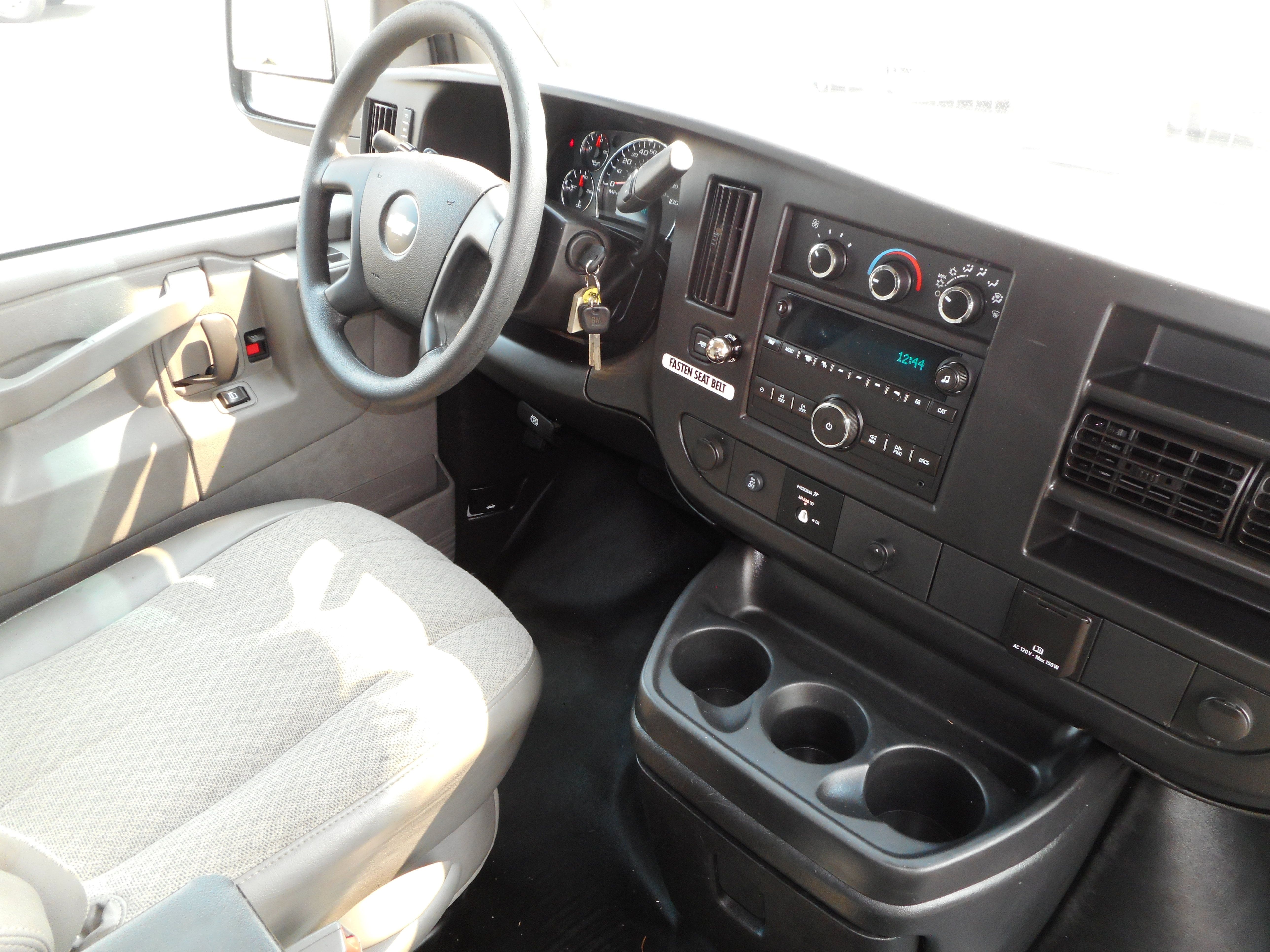 Used 2016 Chevrolet Express 2500 RWD image 26