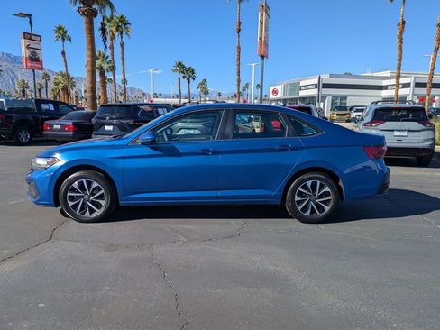 Used 2022 Volkswagen Jetta S image 3