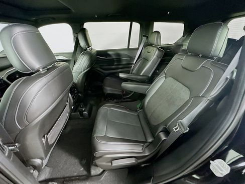 New 2025 Jeep Grand Cherokee L Altitude image 31