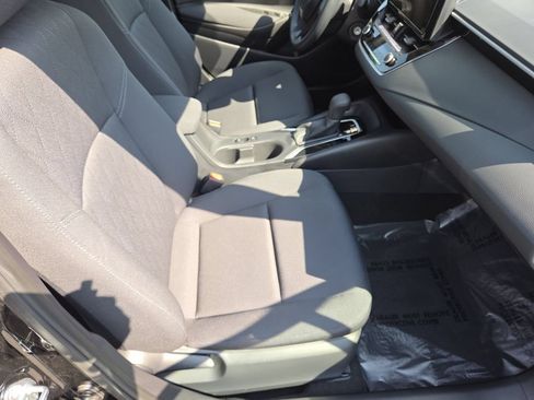 Used 2025 Toyota Corolla LE FWD image 28