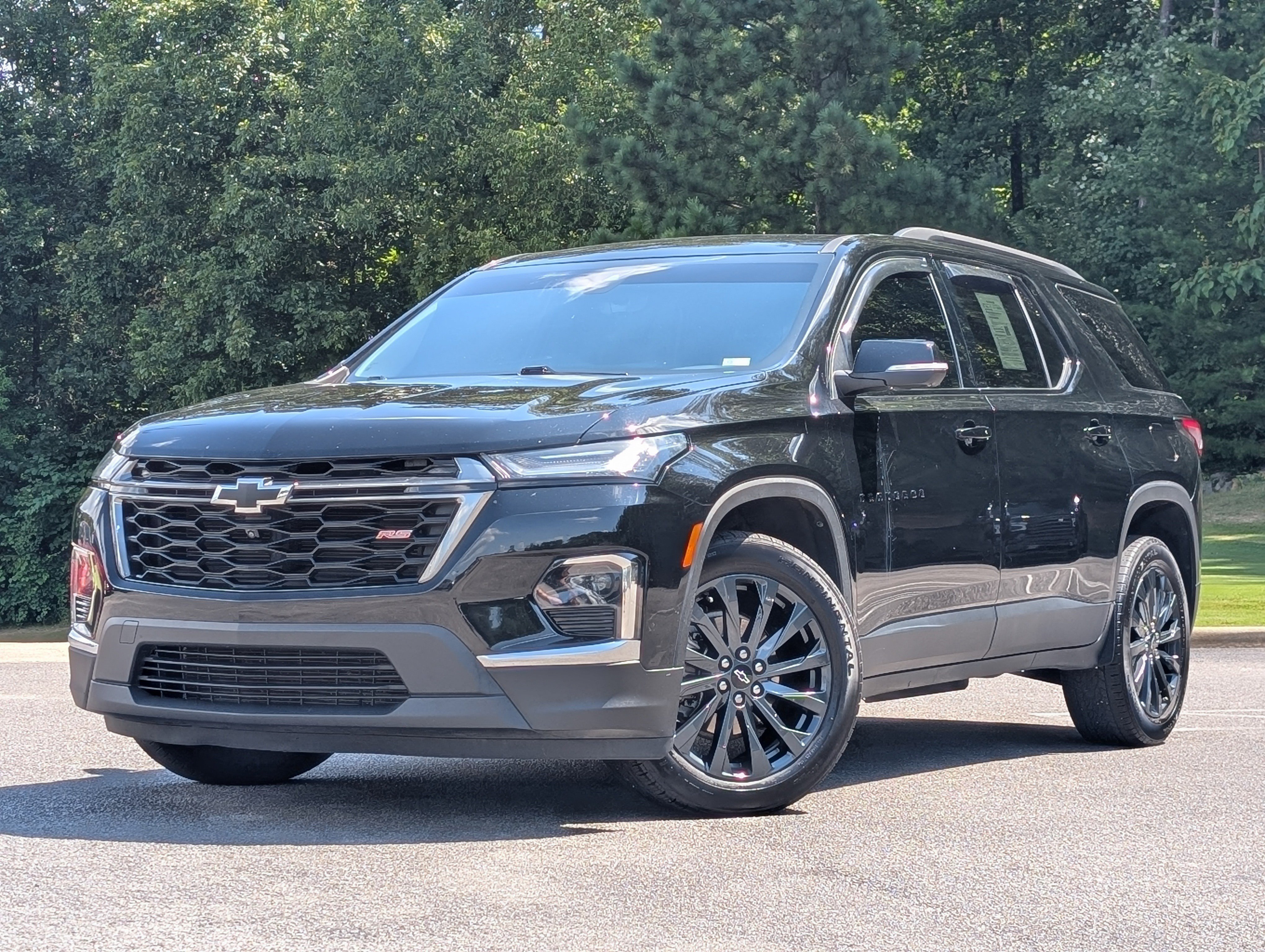 Used 2023 Chevrolet Traverse RS FWD image 4