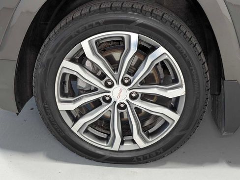 Used 2020 GMC Terrain Denali w/ Denali Premium Package AWD/4WD image 3