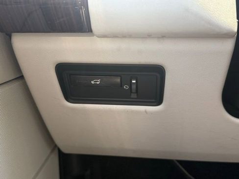 Used 2014 Land Rover Range Rover Supercharged image 21