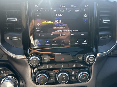 Used 2021 RAM 1500 Laramie AWD/4WD image 30