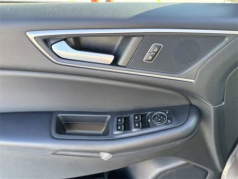 Used 2023 Ford Edge SEL image 20