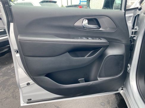 New 2026 Chrysler Voyager LX FWD image 19