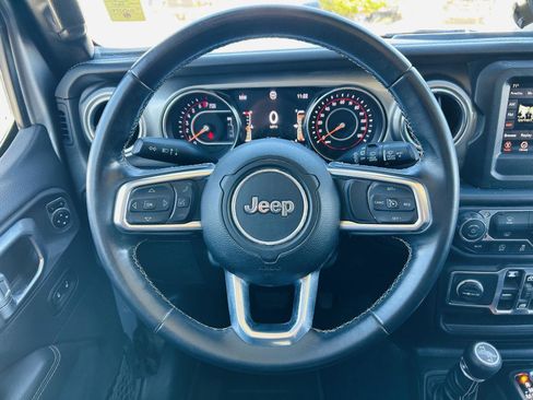 Used 2019 Jeep Wrangler Unlimited Sahara image 10