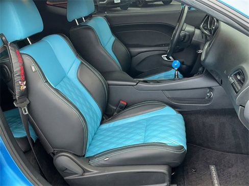 Used 2016 Dodge Challenger R/T Scat Pack w/ Leather Interior Group image 17