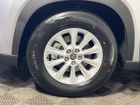 Used 2026 Toyota Grand Highlander XLE image 12